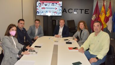 Un momento de la reunión en el Ayuntamiento de Albacete