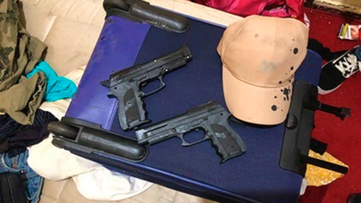 Pistolas intervenidas a estos dos jóvenes en Castilla-La Mancha