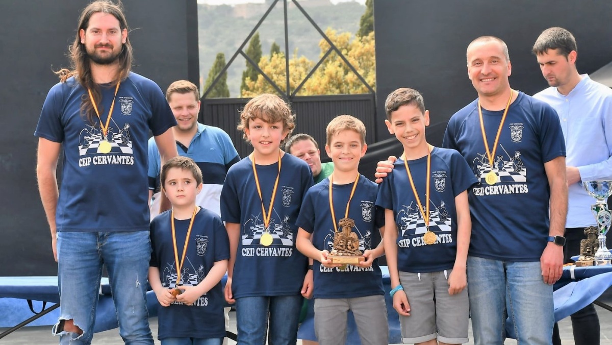 Integrantes del equipo del CEIP Cervantes de Albacete