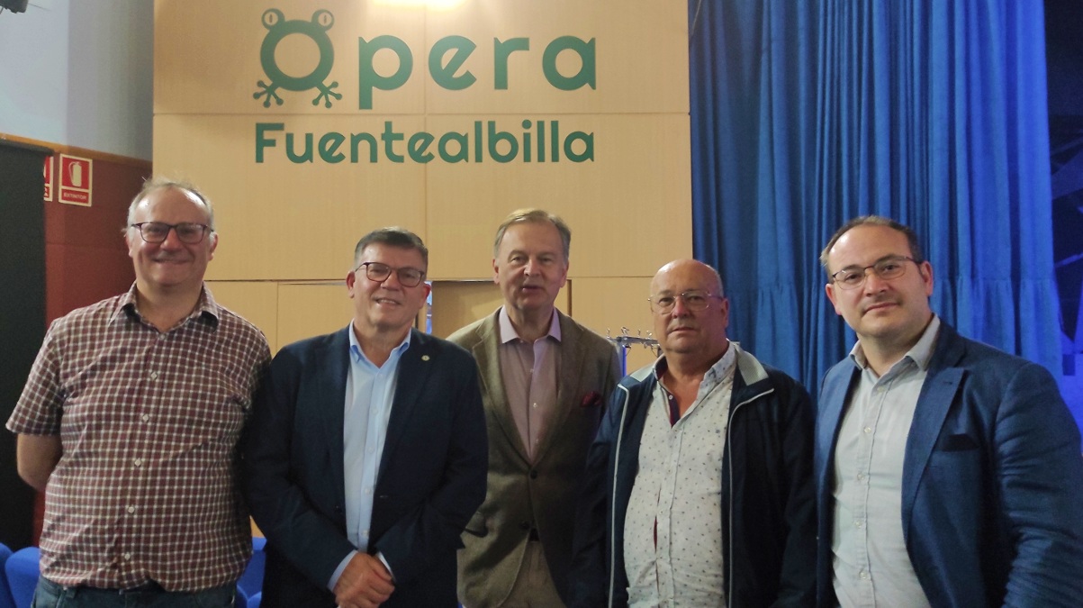 Foto de familia en Ópera Fuentelabilla (Albacete)