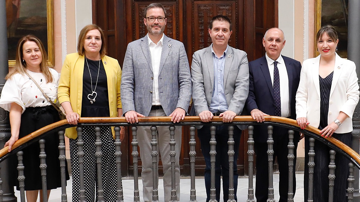 Foto de familia en la Diputación de Albacete