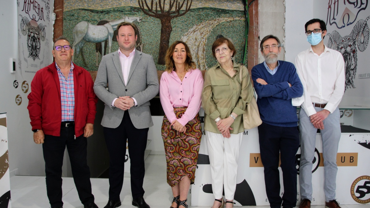 El mosaico de Roberto Ortiz Sarachaga deja su enclave para su restauración y traslado al Museo Provincial de Albacete / Ayto. Albacete