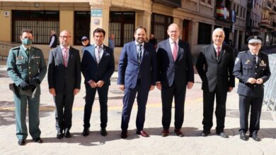 El presidente del PP de Castilla-La Mancha durante su visita en Almansa / PP CLM