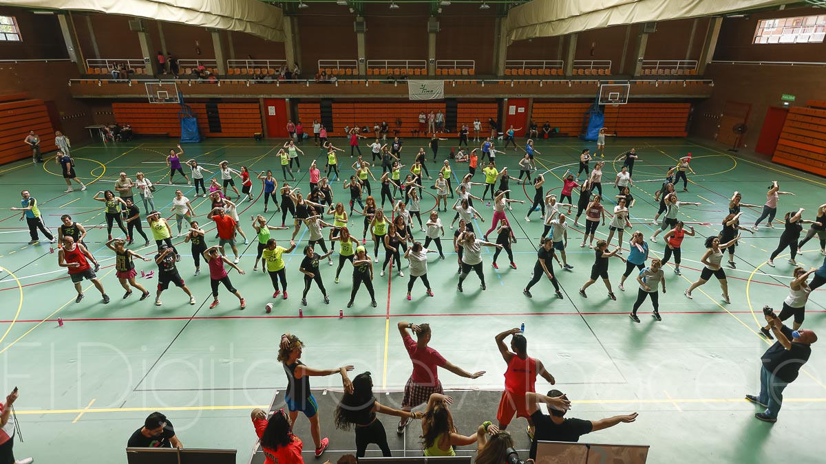 Pilates y zumba para ayudar a la lucha contra el cáncer de mama y ginecológico en albacete