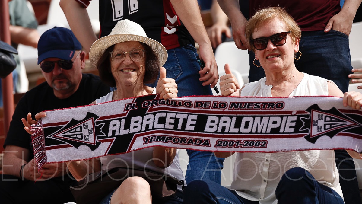 Dos aficionadas del Albacete Balompié