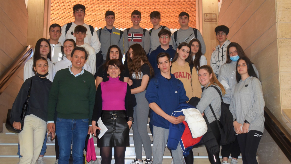Recepción en el Ayuntamiento de Albacete a los estudiantes del IES Bernardino del Campo