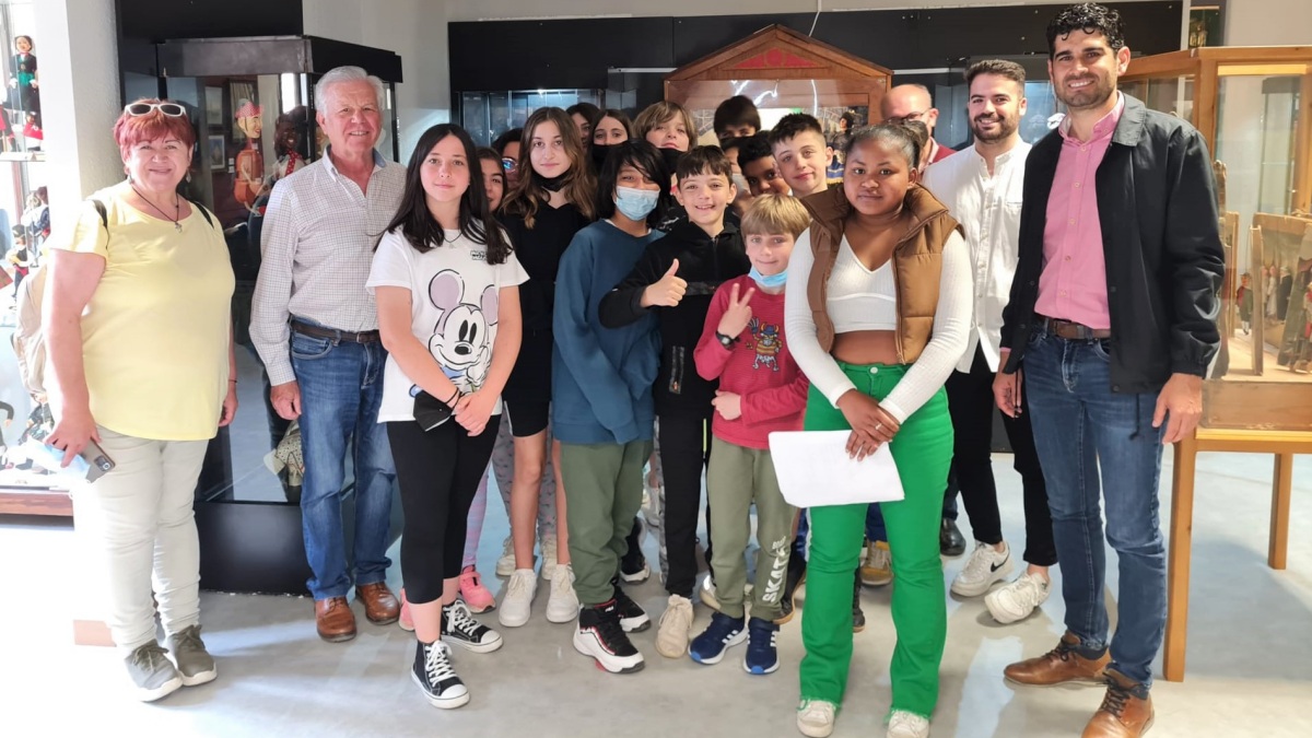 Estudiantes franceses en el Museo del Niño de Albacete