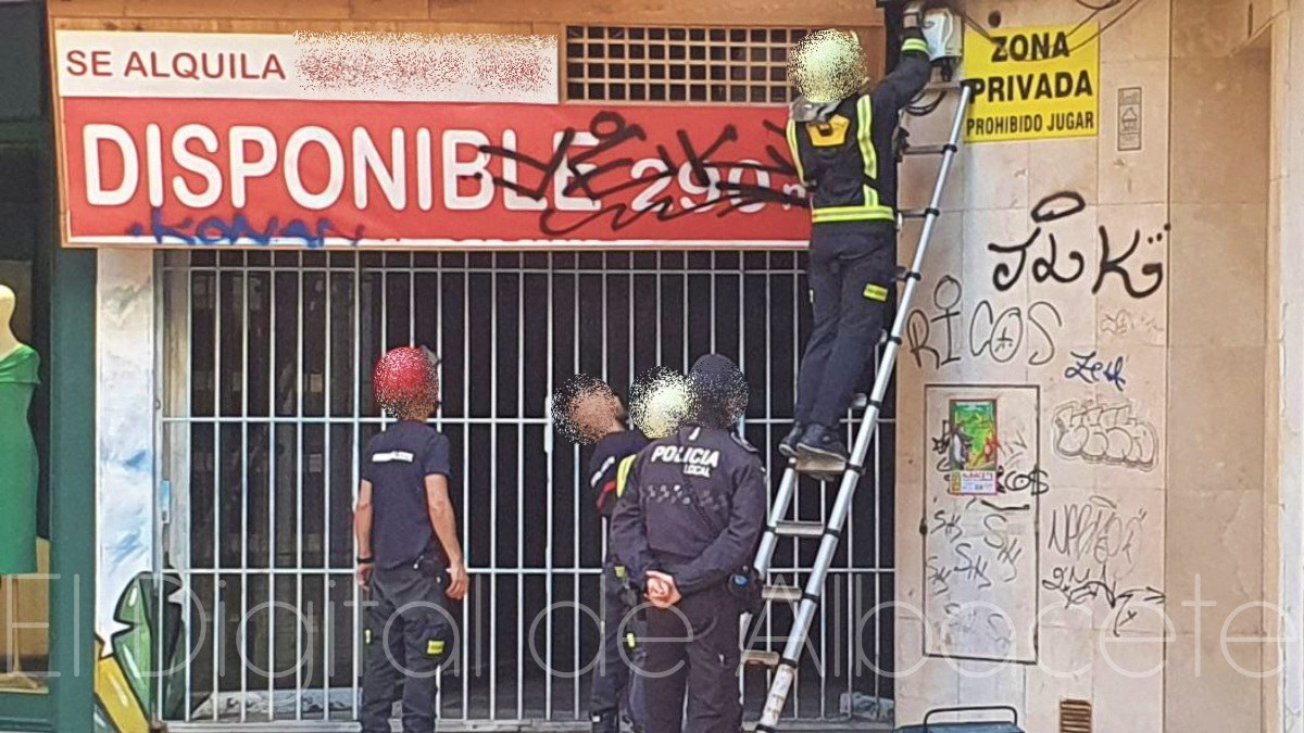 Intervención de los Bomberos y la Policía Local de Albacete