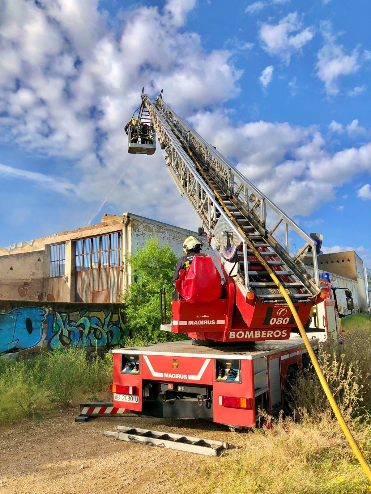 Labores de los bomberos de Albacete en el lugar de los hechos