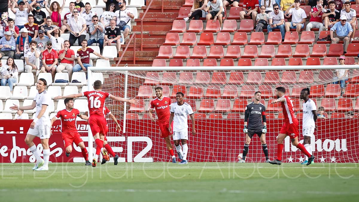 Bernabé se lamenta tras encajar el Albacete el 0-1