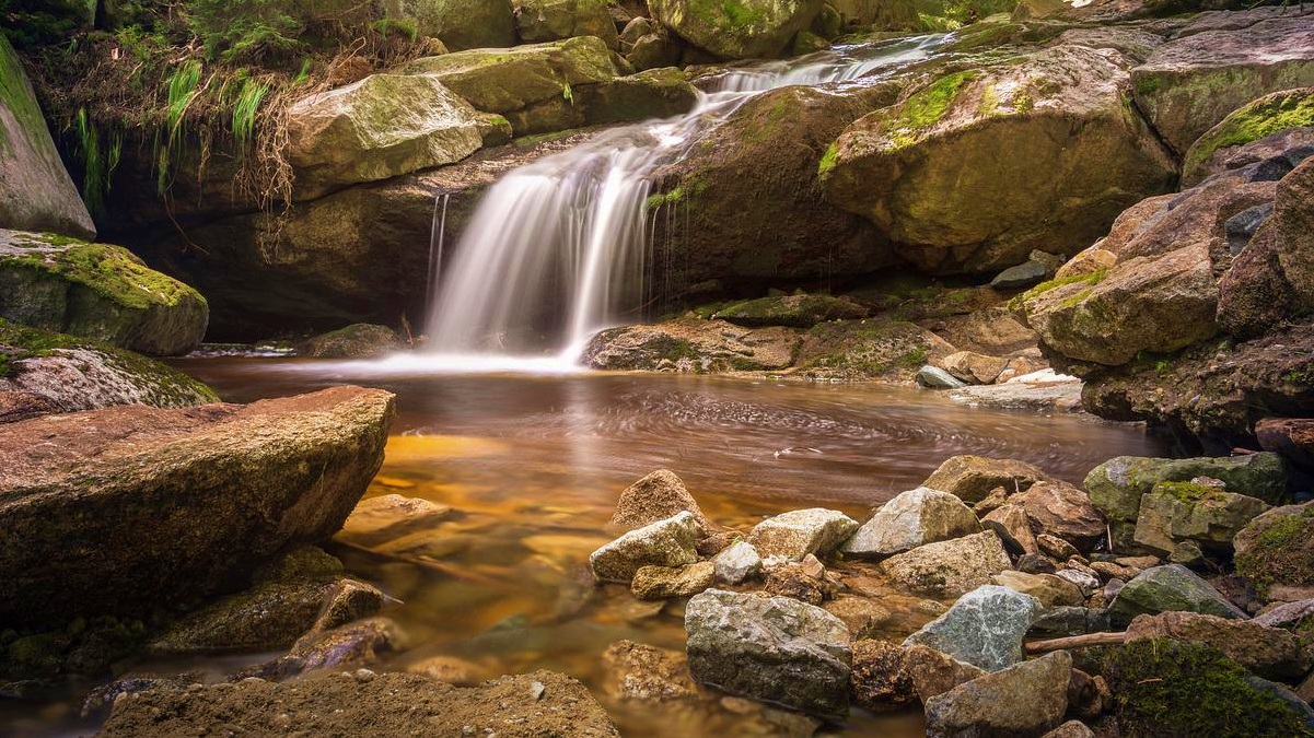 Foto de archivo de un río en su discurrir por la provincia de Albacete