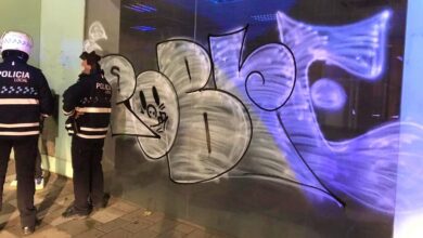 Foto de archivo de una intervención de la Policía Local por una pintada en Albacete