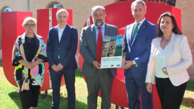 Foto de familia Eurocaja Rural y UCLM
