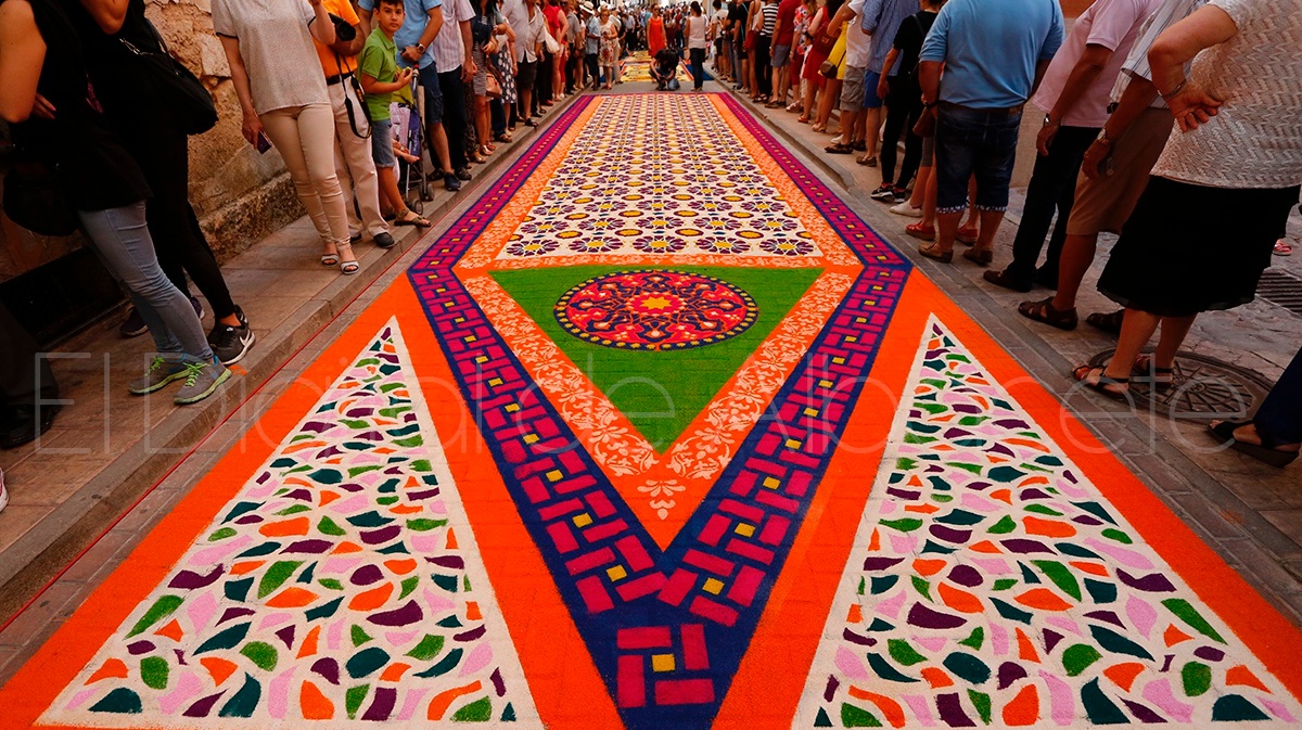 Alfombras de serrín de Elche de la Sierra / Foto de archivo