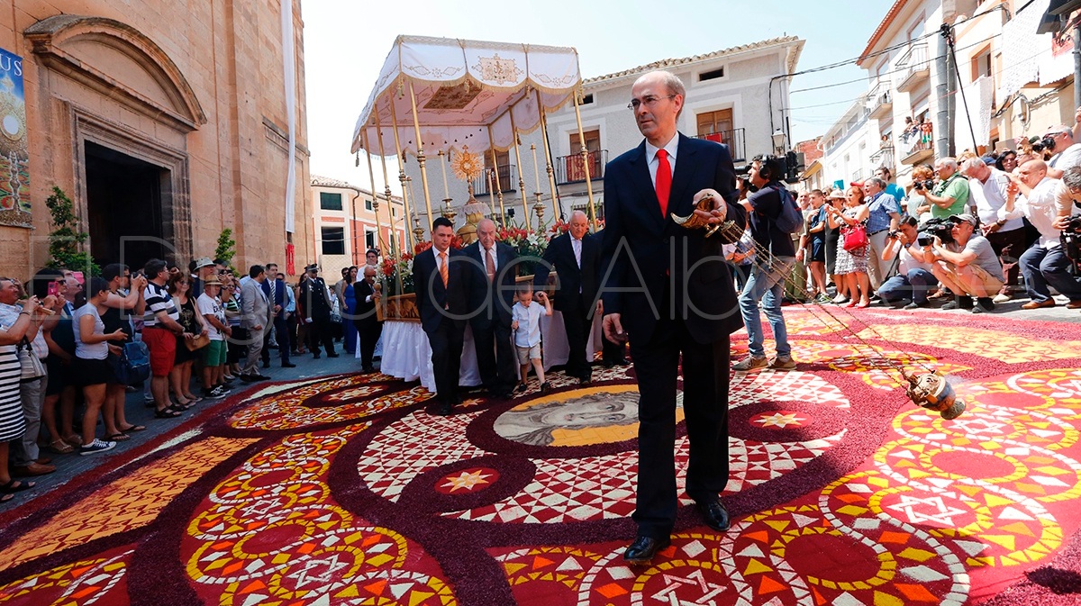 Alfombras de serrín de Elche de la Sierra / Foto de archivo