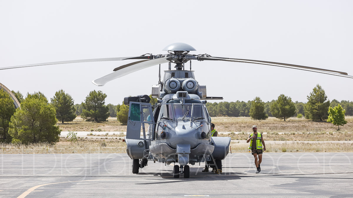 Uno de los helicópteros que forman parte de este curso en la base de Albacete / Fotos: Ángel Chacón