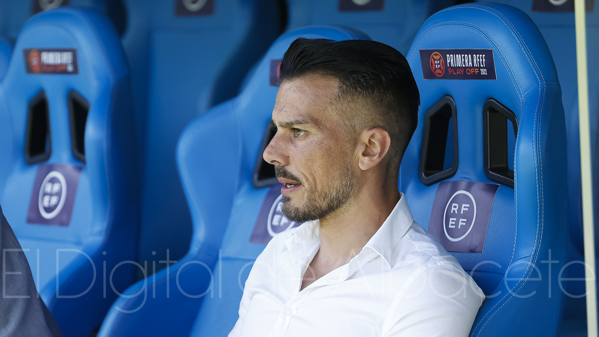 Rubén de la Barrera, entrenador del Albacete, en Riazor