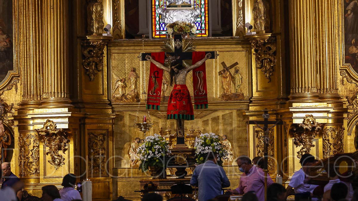 La imagen del Cristo del Sahúco en la parroquia de Peñas de San Pedro / Foto: Ángel Chacón