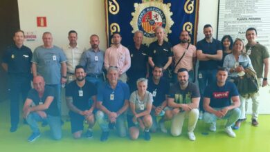 Foto de familia en la Comisaría de la Policía Nacional en Albacete