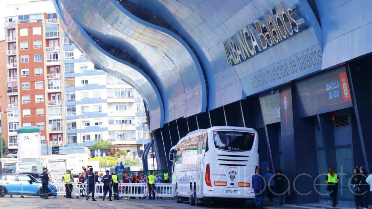 Llegada del Albacete Balompié a Balaídos