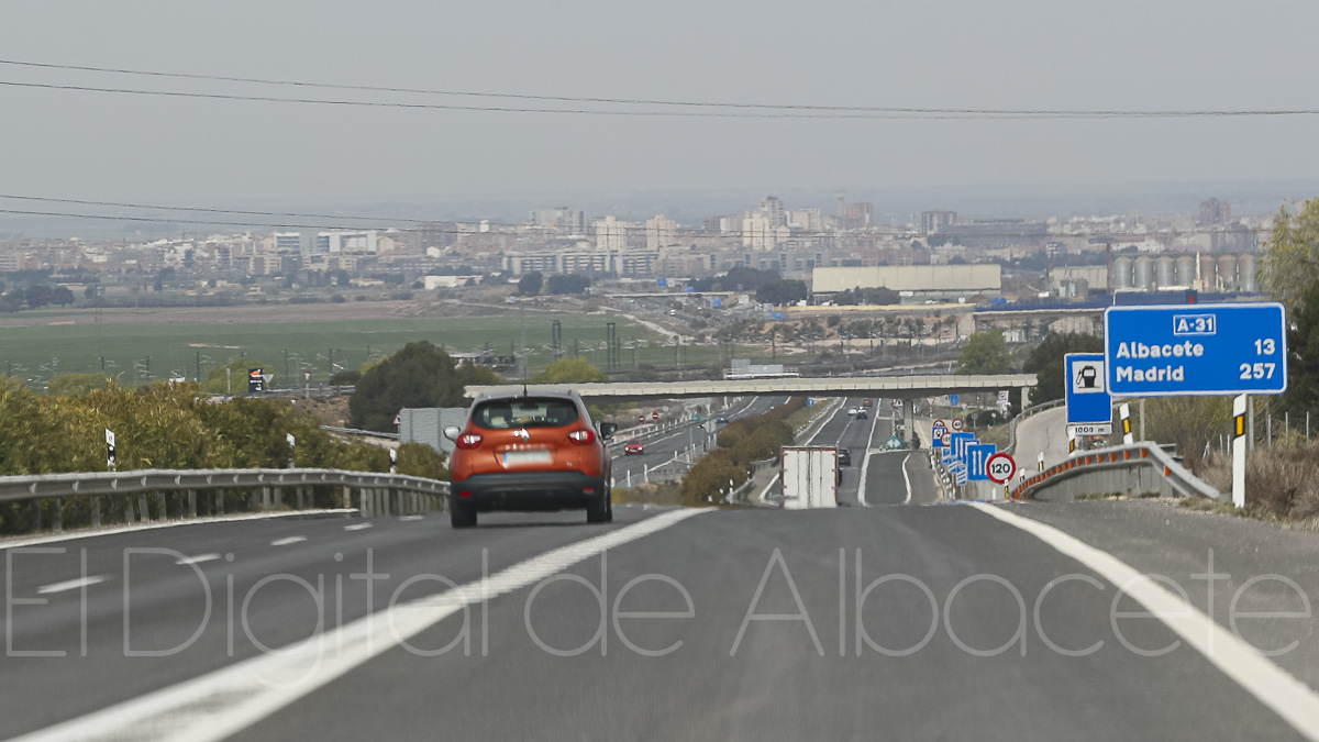 Desplazamientos por las carreteras de Albacete / Imagen de archivo
