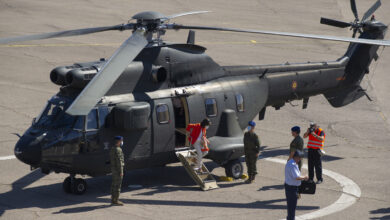 La ministra de Defensa, Margarita Robles, visita el Batallón de Helicópteros de Ataque (BHELA I) en la Base “Coronel Sánchez Bilbao” de Almagro, Ciudad Real / EFE/Jesús Monroy