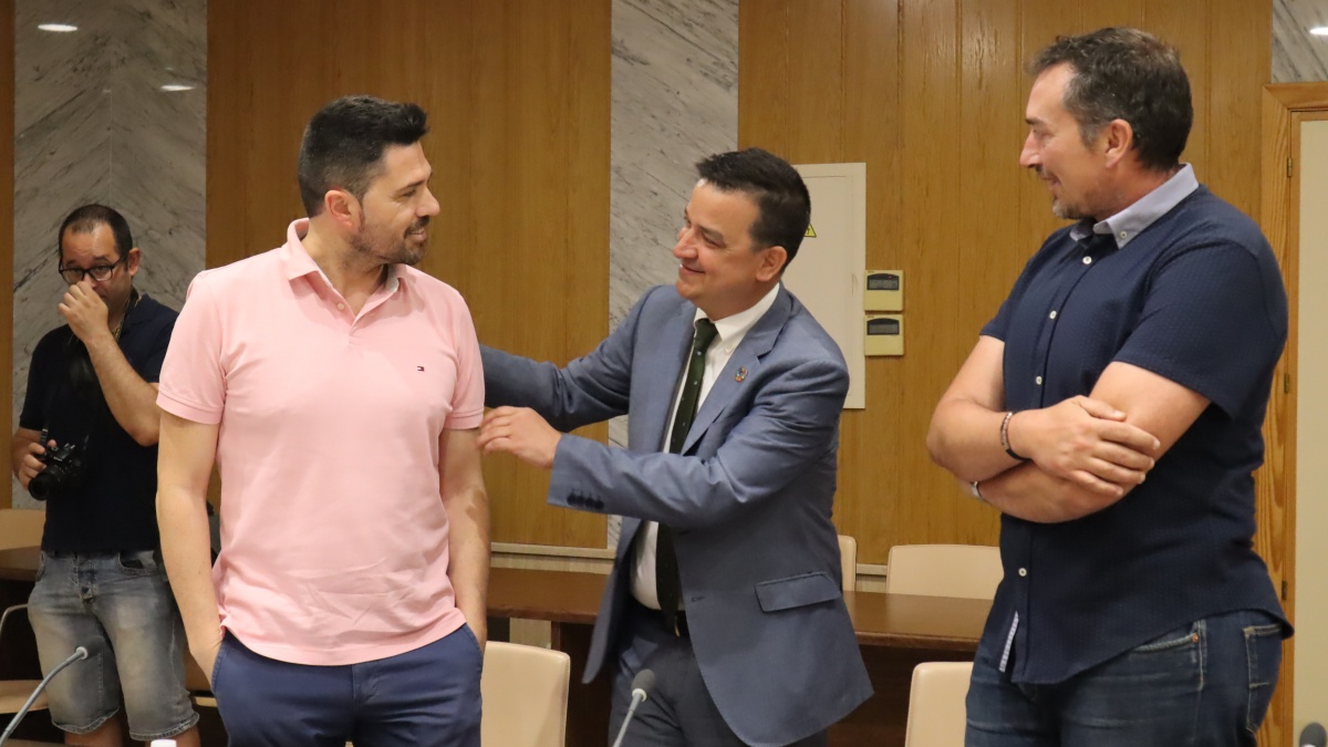 El Gobierno de Castilla-La Mancha, “de la mano del sector”, relanza el vino a través de los proyectos de la Fundación Tierra de Viñedos / JCCM