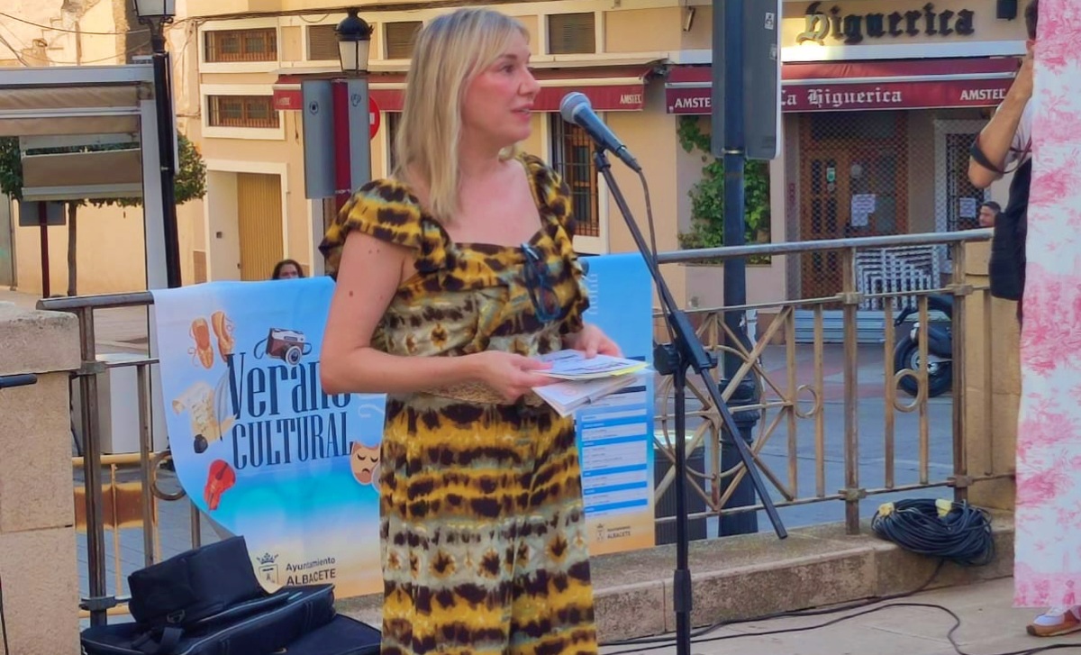 Lucía Plaza, una de las poetisas que participaron en este festival en Albacete