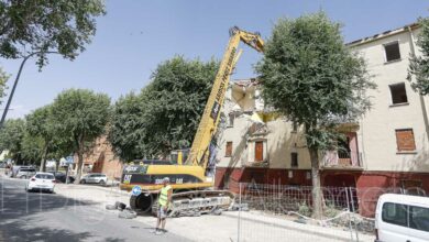 Demolición de este edificio en Albacete / Fotos: Ángel Chacón