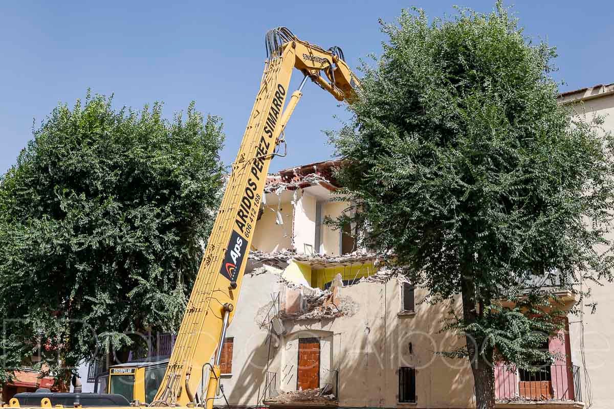 Demolición de este edificio en Albacete / Fotos: Ángel Chacón