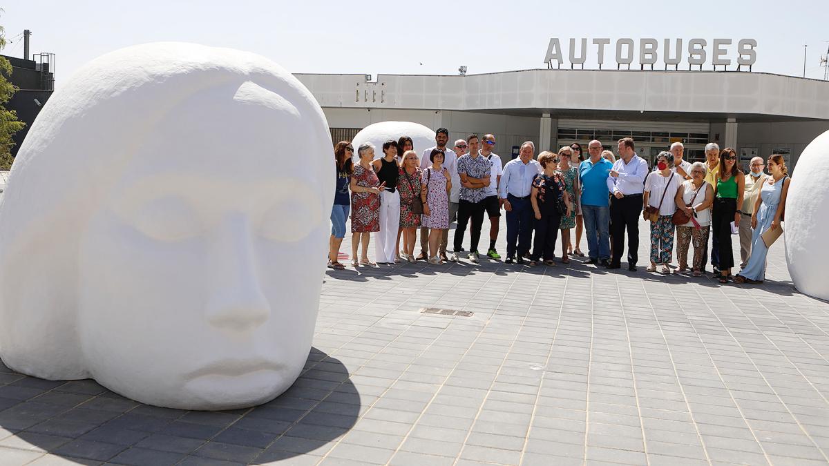 La creación de una nueva plaza y el derribo del muro del patio de dársenas permiten integrar la Estación de Autobuses en el barrio / Ayto. Albacete