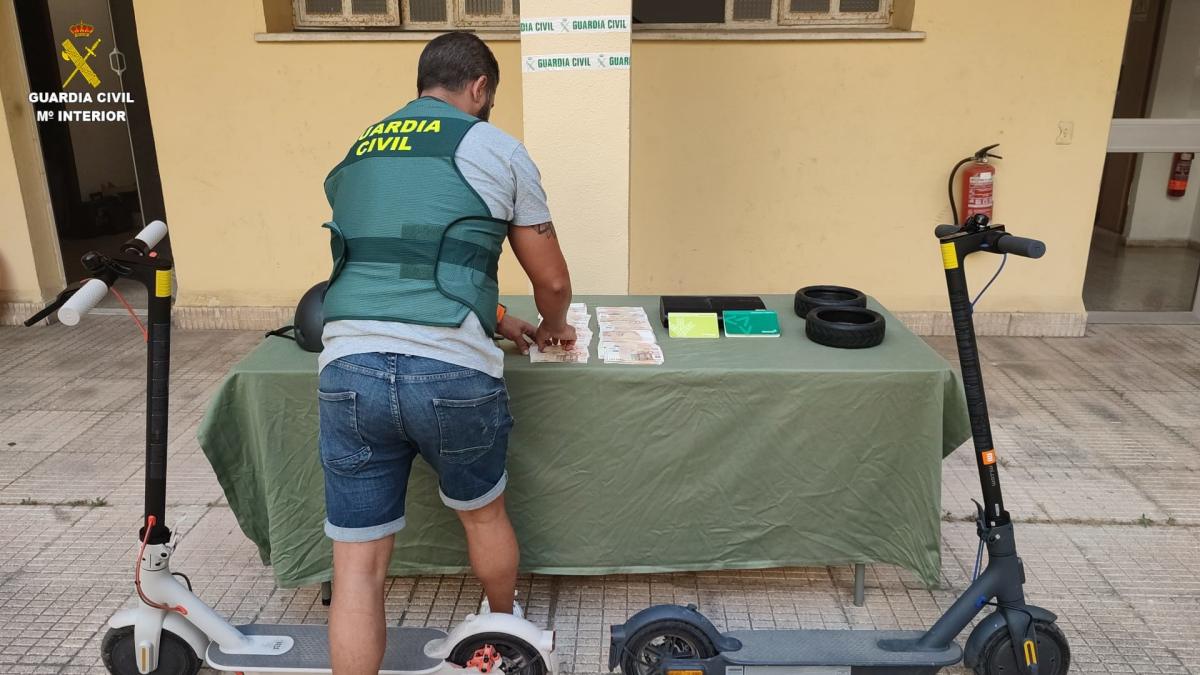 Material intervenido por la Guardia Civil / OPC