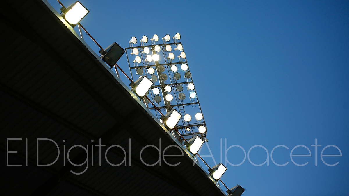 Iluminación del Estadio Carlos Belmonte en Albacete / Imagen de archivo