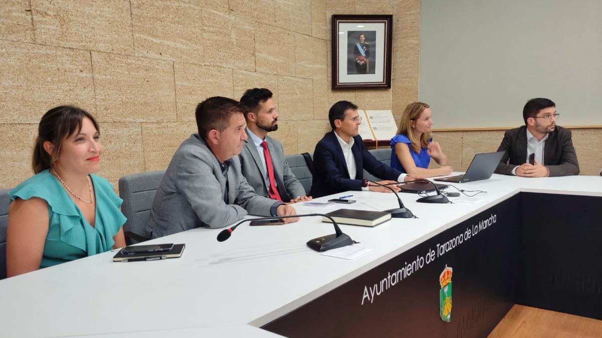 Imagen de la reunión celebrada en Tarazona de la Mancha en torno a la implantación del proyecto piloto de oficinas judiciales / Foto: Diputación Albacete