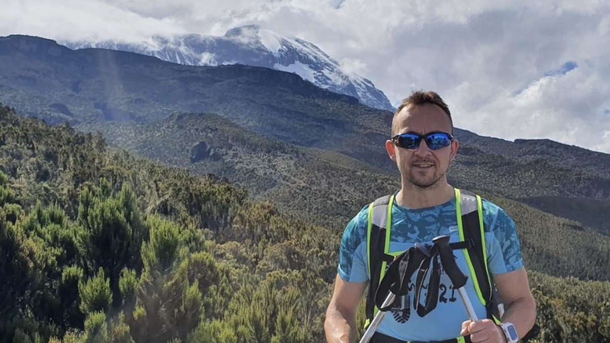 Un momento del ascenso al Kilimanjaro de este albaceteño