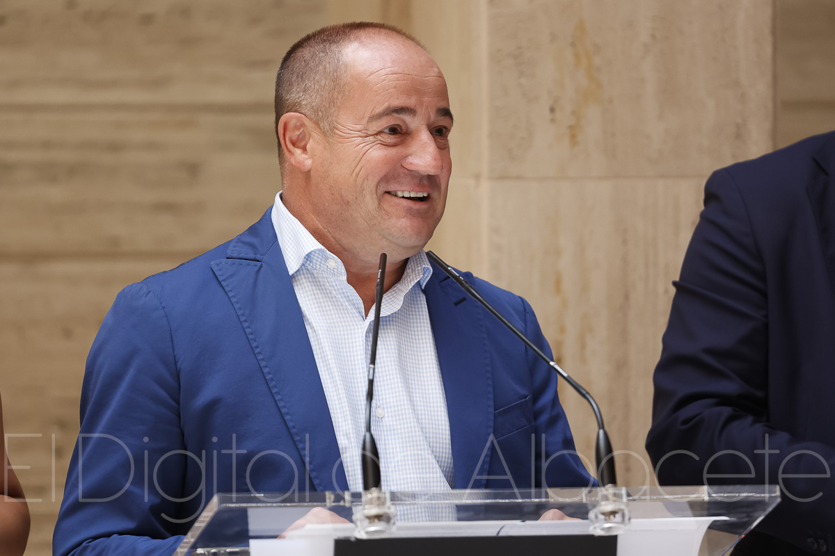 El alcalde de Albacete, Emilio Sáez / Fotos: Ángel Chacón
