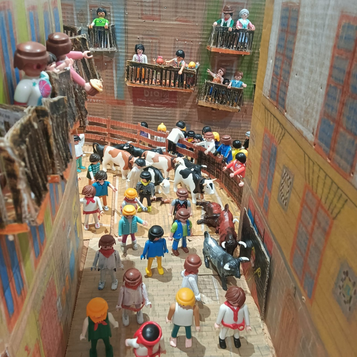 Original encierro de San Fermín en Albacete con 130 Playmobil