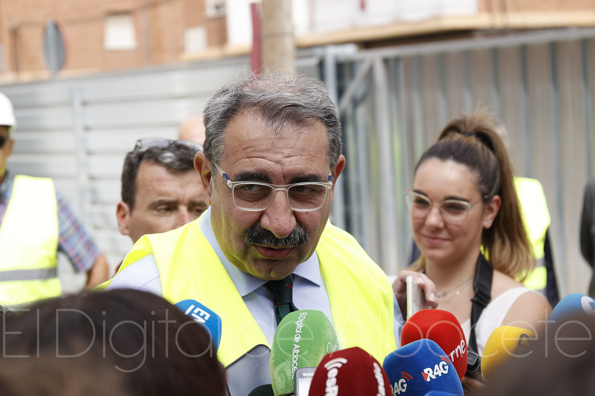 El presidente de Castilla-La Mancha, Emiliano García-Page, visita las obras del Hospital de Albacete/ Fotos: Ángel Chacón