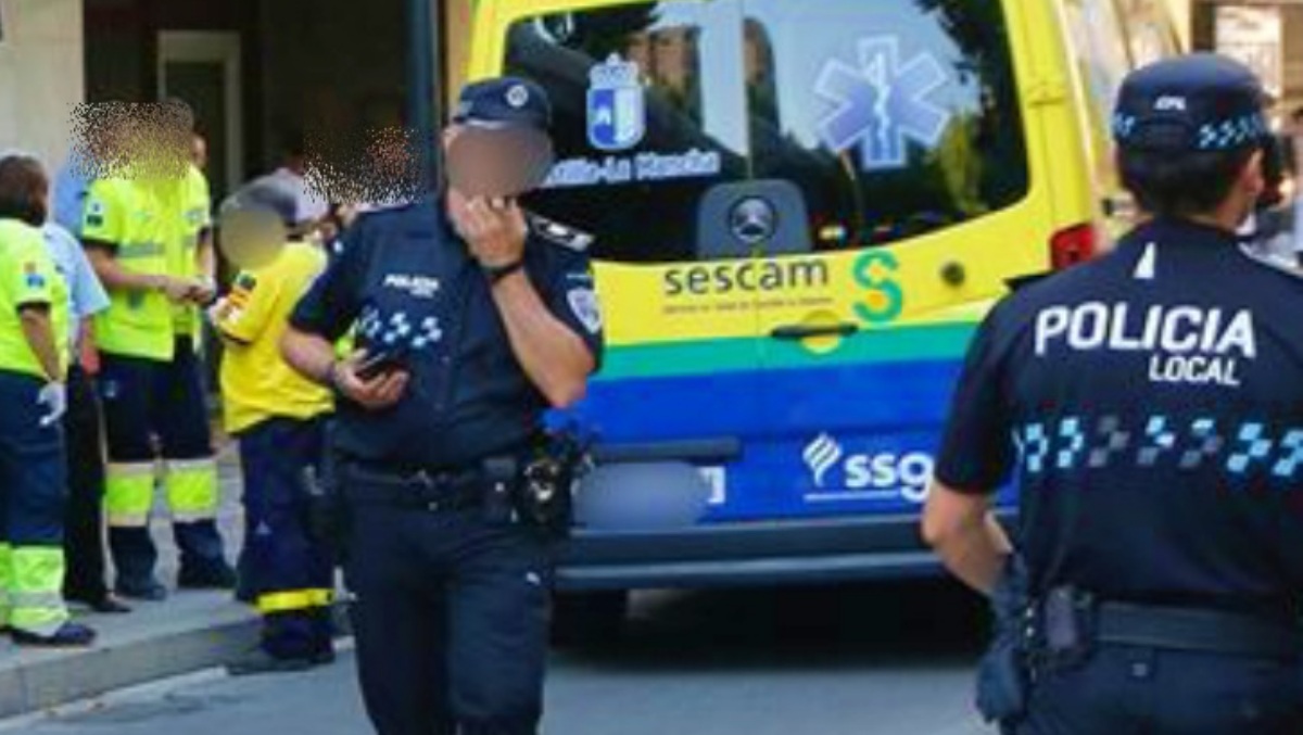 Sanitarios y agentes de la Policía Local de Albacete - Foto de archivo