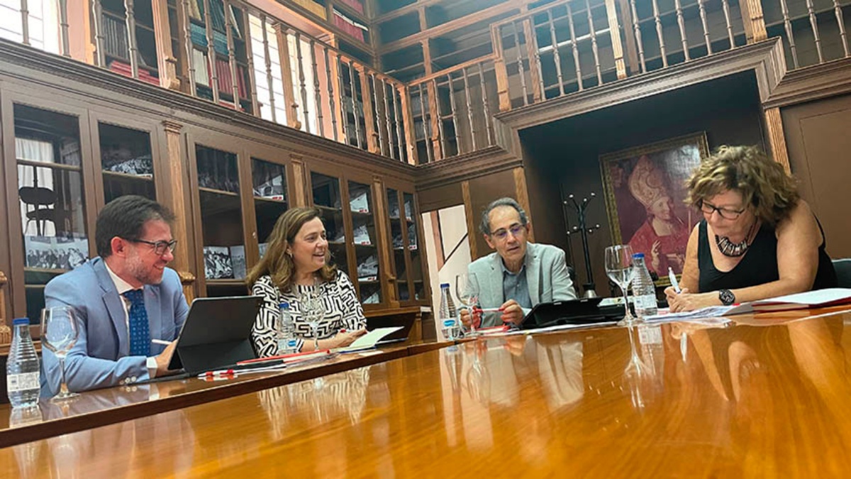 La Cátedra de Gobierno Abierto formará empleados públicos en materia de transparencia y participación en la UCLM / UCLM