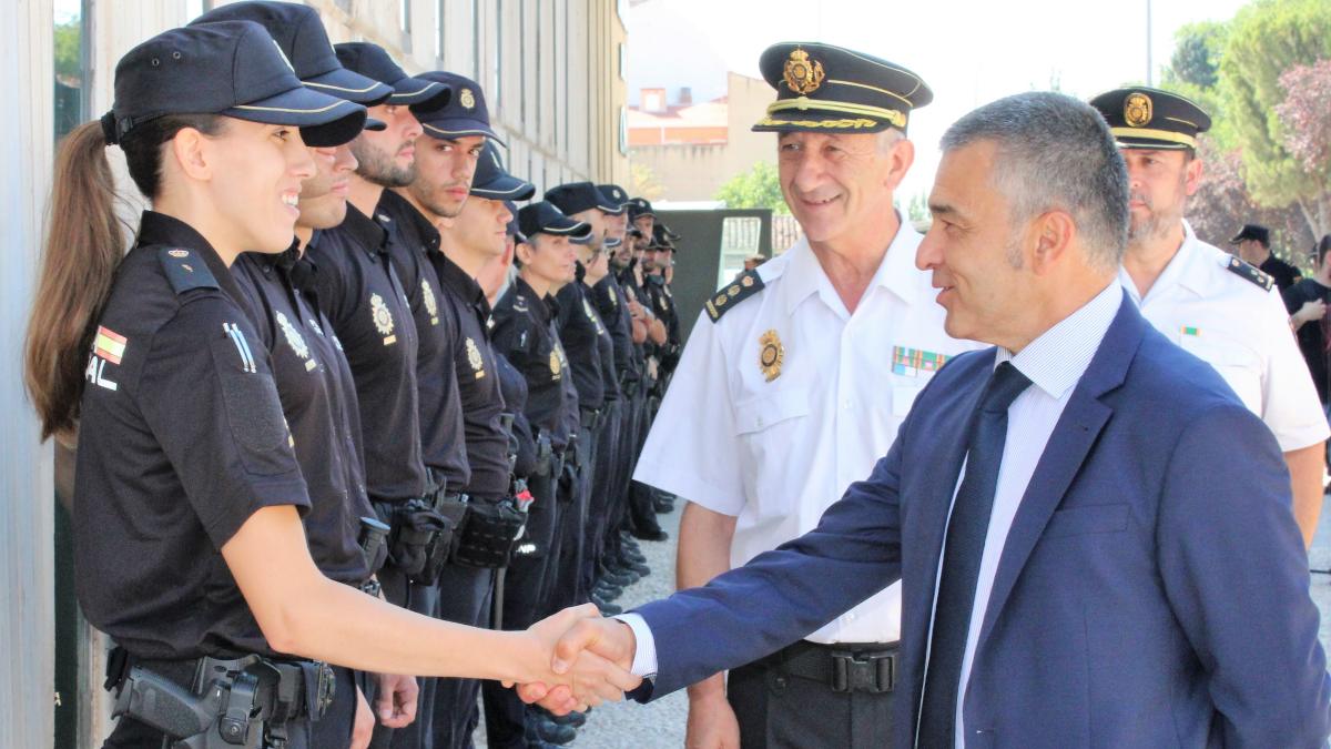 El subdelegado del Gobierno da la bienvenida a los 29 nuevos efectivos de Policía que se incorporan a la provincia de Albacete / Foto: Subdelegación Gob. Albacete