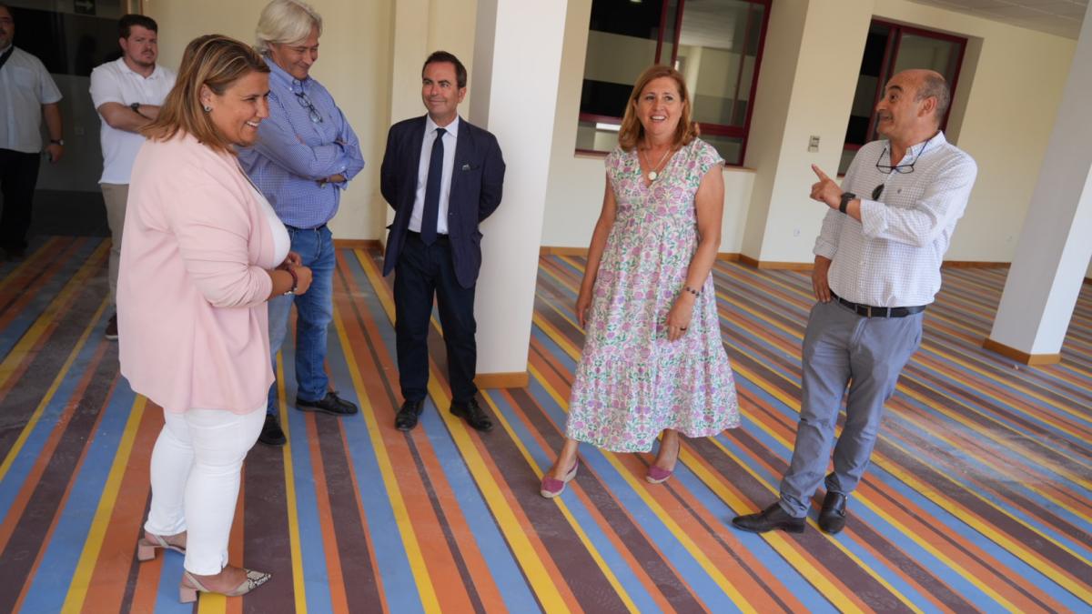 La consejera de Educación, Cultura y Deportes, Rosa Ana Rodríguez, ha visitado las obras de la Escuela Oficial de Idiomas de Talavera de la Reina. (Fotos: JCCM)