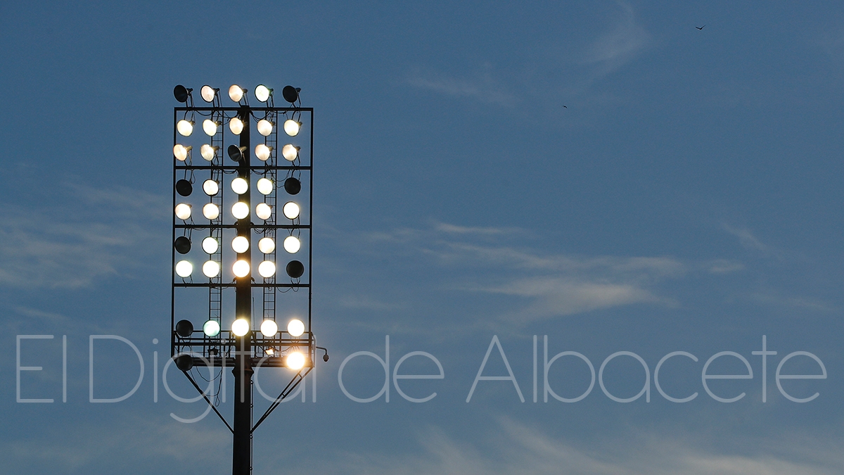 Iluminación del Estadio Carlos Belmonte en Albacete / Imagen de archivo