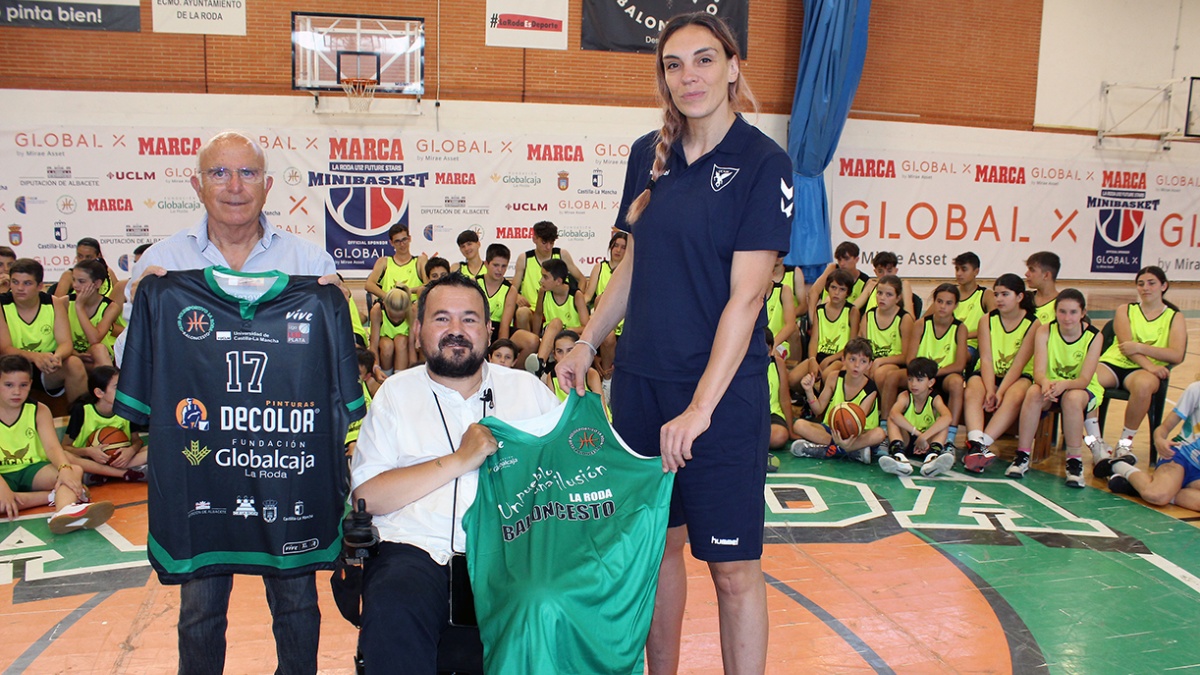 Finaliza el campus organizado por la Escuela de Baloncesto CP La Roda y el club de ACB UCAM Murcia / Ayto. La Roda