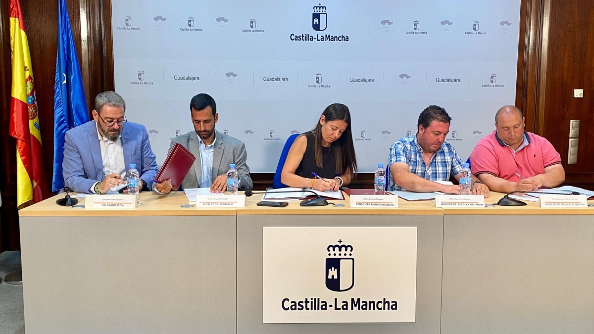 El Gobierno de Castilla-La Mancha avanza en la prestación mancomunada de la Ayuda a Domicilio en zonas con alto riesgo de despoblación / JCCM