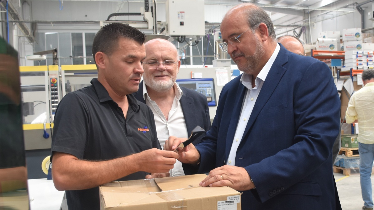 Avanzan en Albacete que más de 65.000 empresas y autónomos de la región han accedido a 300 millones de euros en ayudas / JCCM