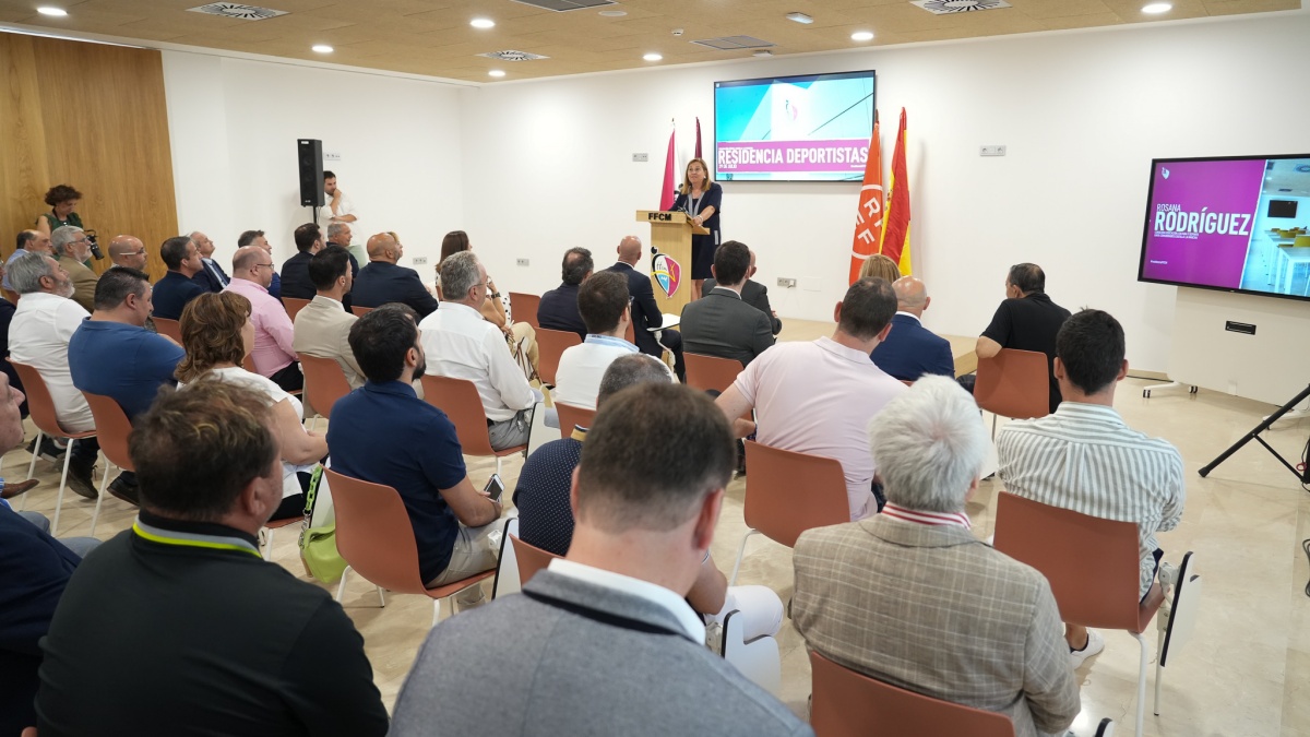 La consejera de Educación, Cultura y Deportes, Rosa Ana Rodríguez, inaugura la Residencia para Deportistas de la Federación de Fútbol de Castilla-La Mancha. (Foto: JCCM)