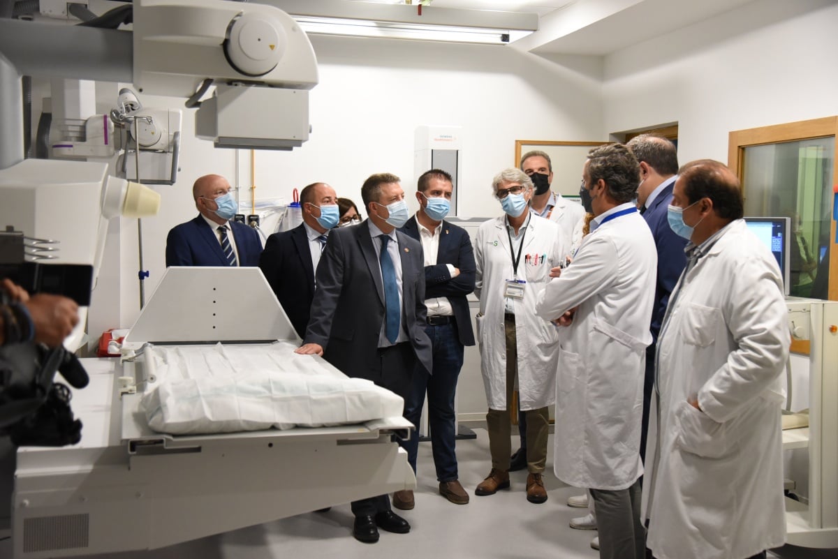 Emiliano García-Page visita al Servicio de Radiológica del Hospital de Albacete / JCCM