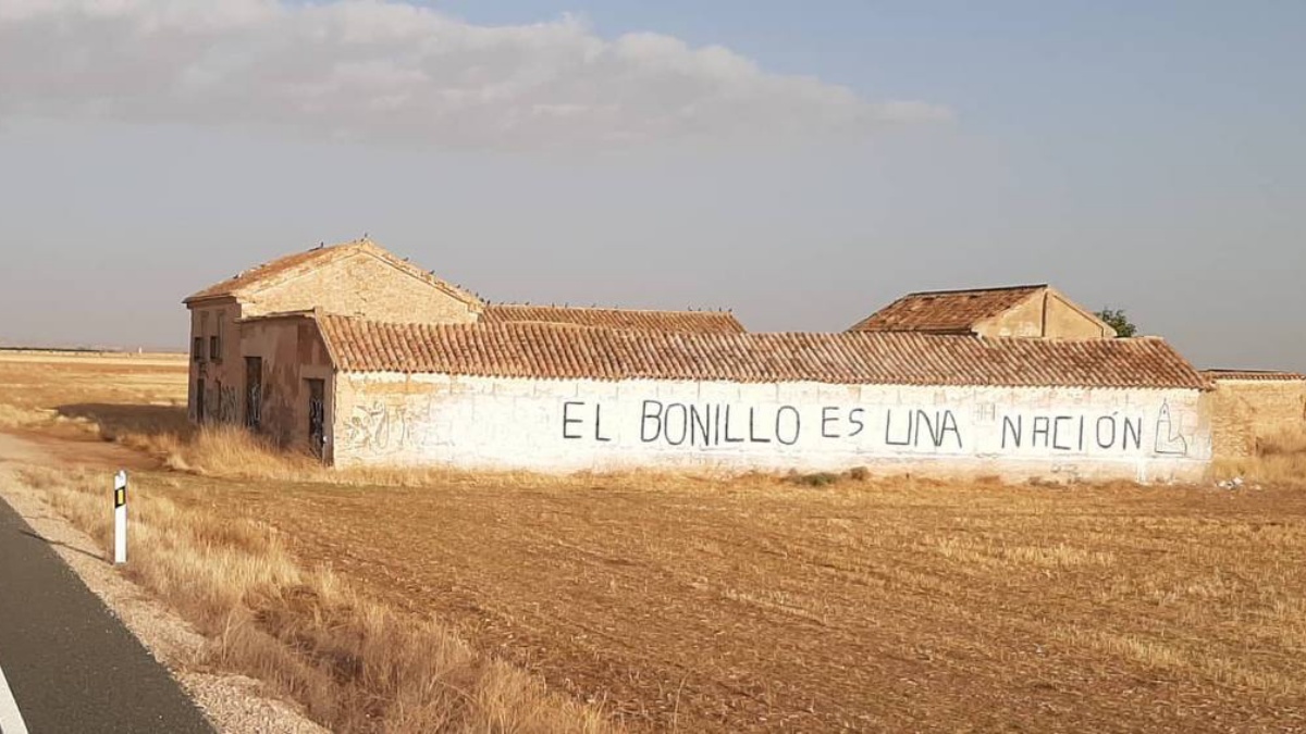 Vuelven a pintar este conocido lema en la provincia de Albacete