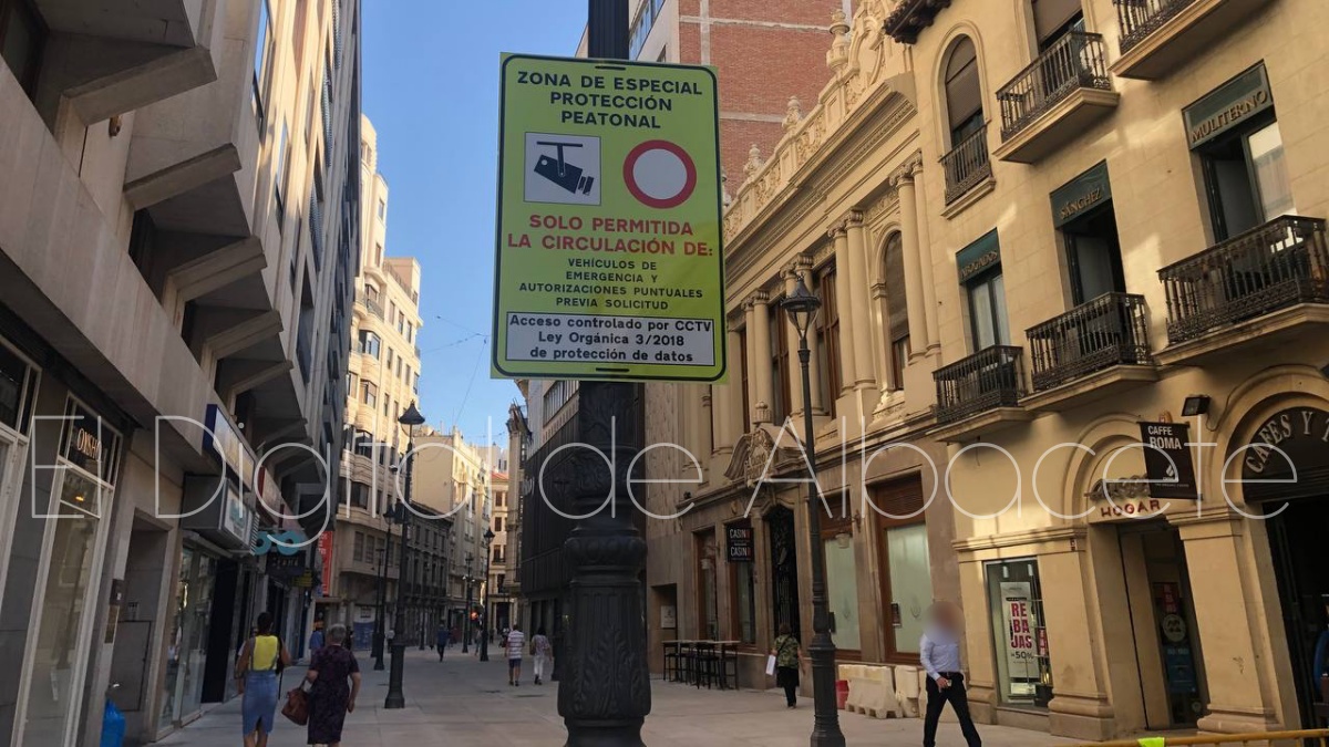 Señalización instalada en este céntrico punto de Albacete